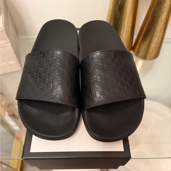 Gucci Embossed Black Women’s Sandals - Picture 6 of 9
